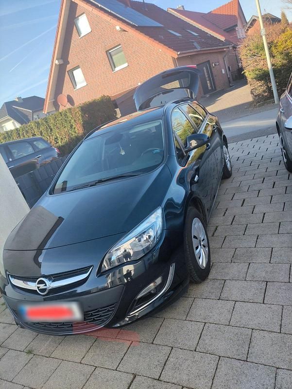 Gebraucht Opel Astra 131 PS (96 kW) 2013 Schwarz Kombi