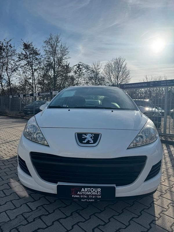 Gebraucht Peugeot 207 95 PS (69 kW) 2009 Weiß Kleinwagen
