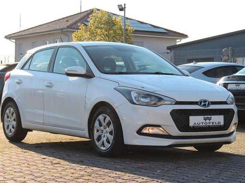 Gebraucht Hyundai i20 Classic 75 PS (55 kW) 2016 Weiß Limousine