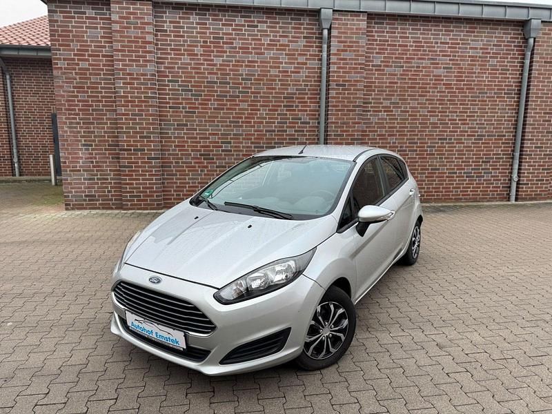 Gebraucht Ford Fiesta Trend 95 PS (69 kW) 2015 Silber Kleinwagen