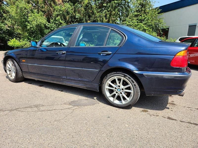 Gebraucht BMW 318 118 PS (86 kW) 2000 Blau Limousine