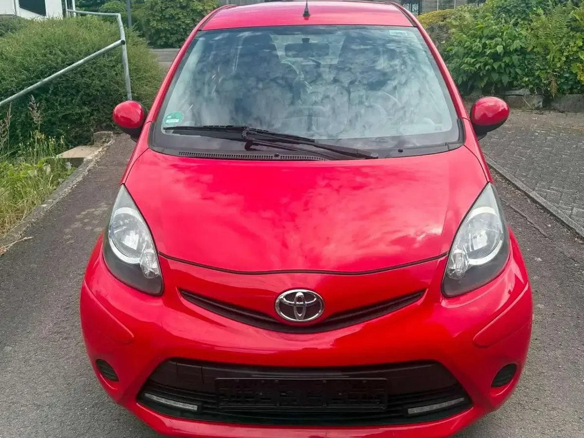 Gebraucht Toyota Aygo Cool 68 PS (50 kW) 2013 Fire red Kleinwagen