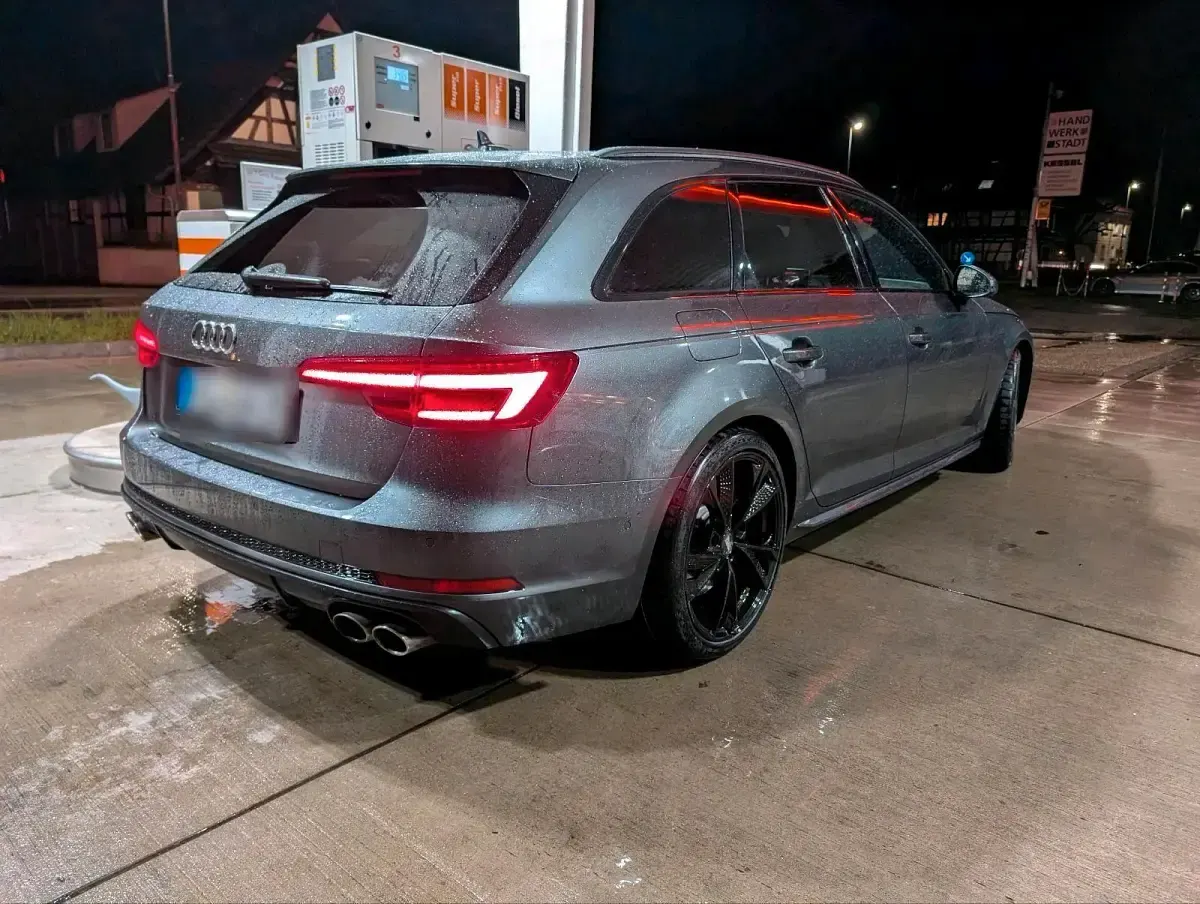 Używany Audi S4 354 KM (260 kW) 2018 Szary Kombi