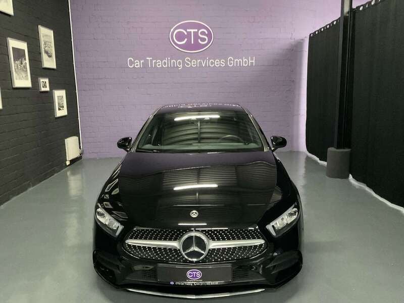 Kosmosschwarz metalliclack Gebraucht 2021 Mercedes A220 AMG line Limousine | 32.200 € (Fairer Preis) - Bild 1/4