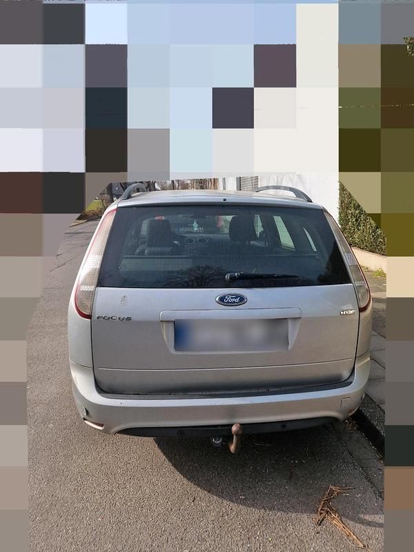 Gebraucht Ford Focus 109 PS (80 kW) 2009 Silber Kombi