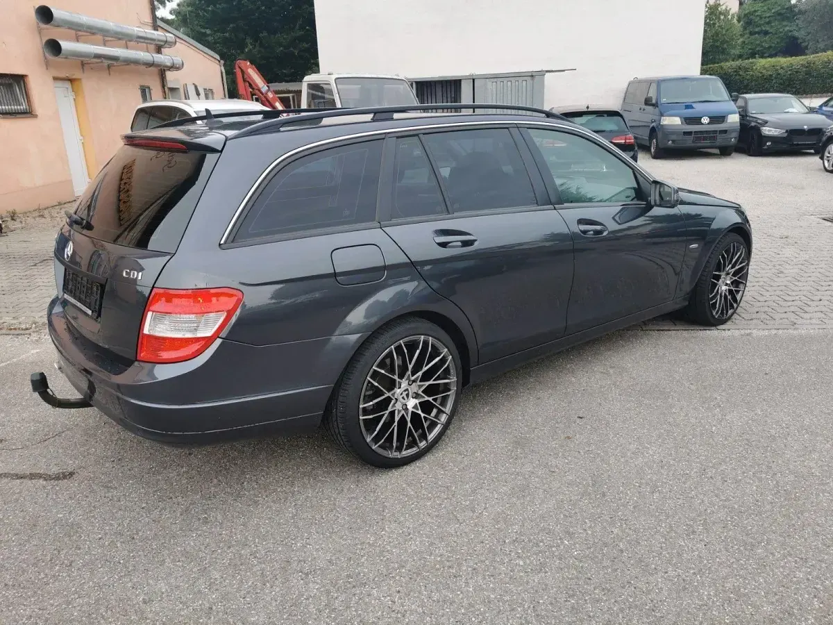Gebraucht Mercedes C220 170 PS (125 kW) 2010 Grau Kombi