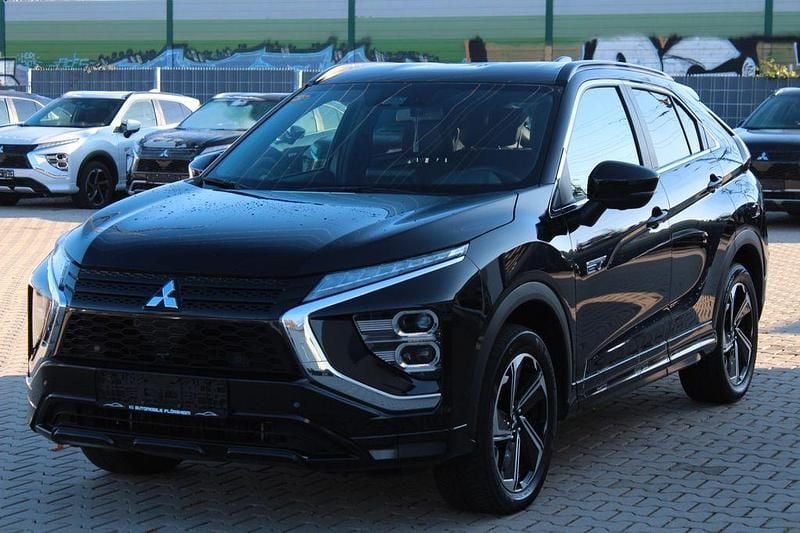 Gebraucht Mitsubishi Eclipse Cross Plus 188 PS (138 kW) 2024 Schwarz SUV