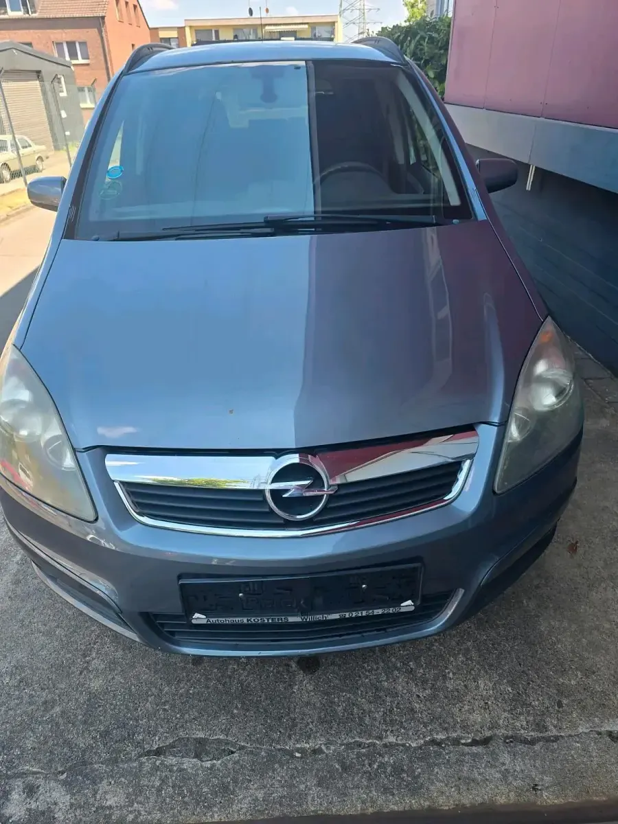 Gebraucht Opel Zafira 115 PS (84 kW) 2006 Silber Van / Kleinbus