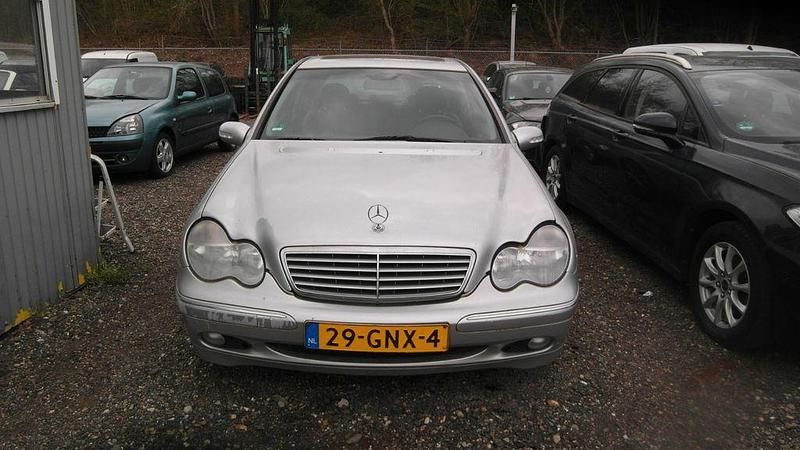 Gebraucht Mercedes C270 Elegance 170 PS (125 kW) 2002 Silber Limousine
