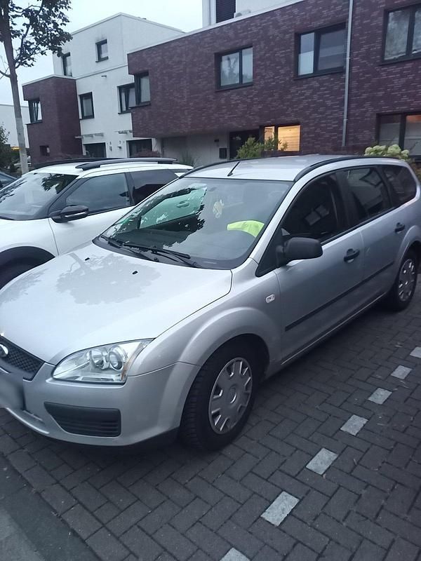 Gebraucht Ford Focus 109 PS (80 kW) 2006 Silber Kombi
