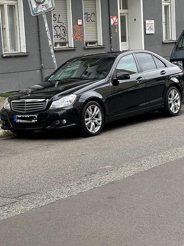 Gebraucht Mercedes C220 170 PS (125 kW) 2012 Schwarz Limousine