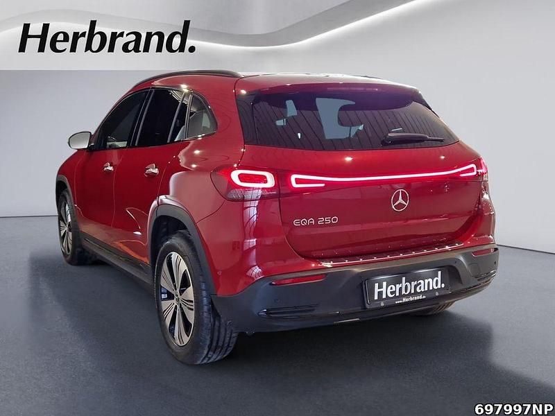Gebraucht Mercedes EQA250 Progressive 139 kW (190 PS) 2022 Manufaktur lack manufaktur pat SUV
