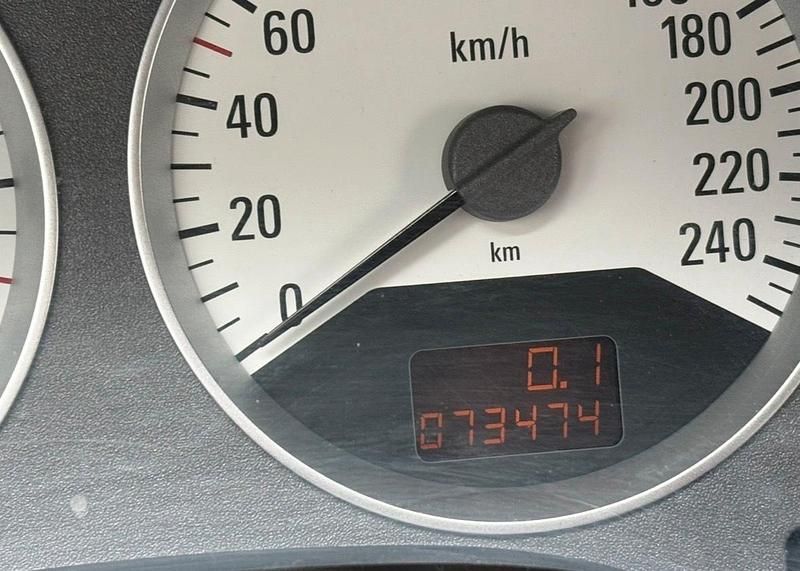 Gebraucht Opel Astra 147 PS (108 kW) 2003 Silber Cabrio