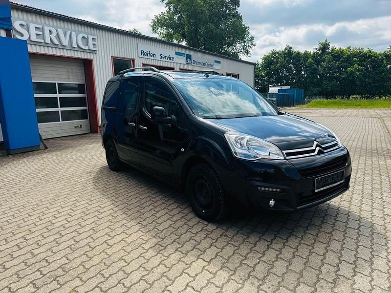 Gebraucht Citroën Berlingo SELECTION 99 PS (72 kW) 2017 Schwarz Van / Kleinbus