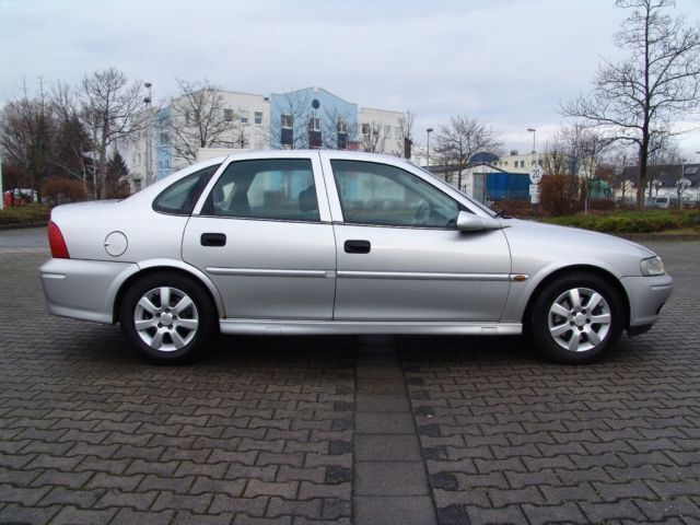 Gebraucht Opel Vectra 101 PS (74 kW) 2001 Silber Limousine