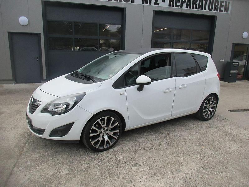 Weiß Gebraucht 2012 Opel Meriva Color Edition Van / Kleinbus | 4.990 € (Fairer Preis) - Bild 1/4