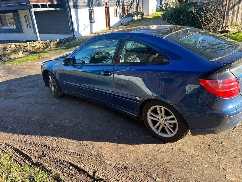 Gebraucht Mercedes CL230 197 PS (144 kW) 2002 Blau Coupé