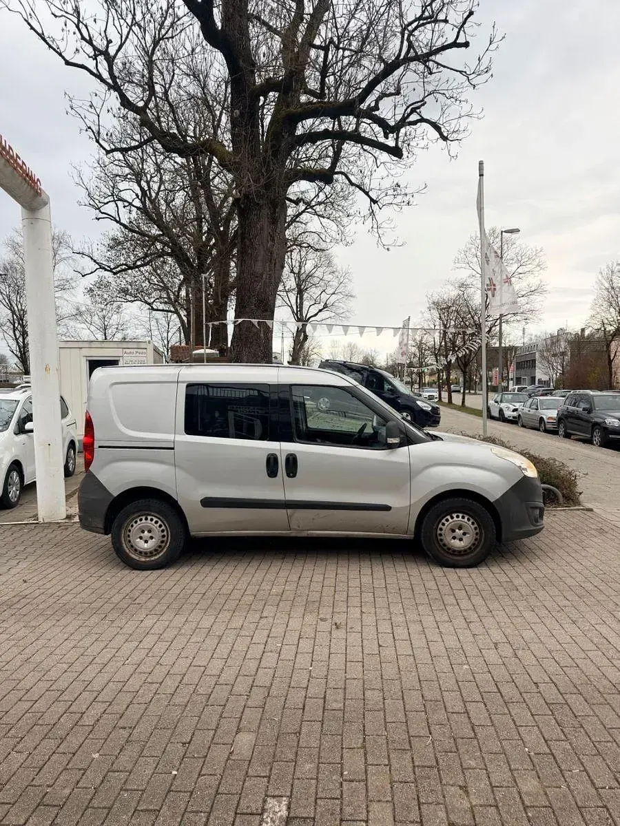 Gebraucht Opel Combo 105 PS (77 kW) 2012 Grau Van / Kleinbus