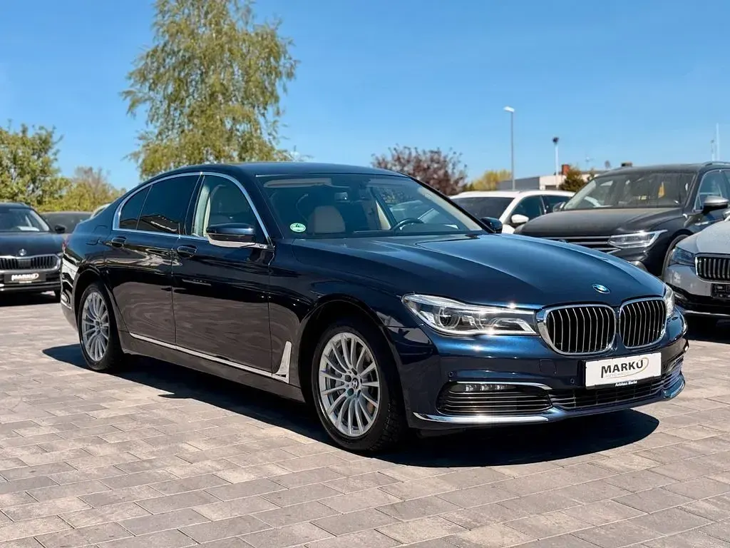 Second-hand BMW 730 265 CP (194 kW) 2017 Albastru Berlinǎ