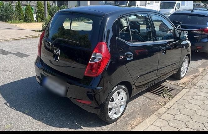 Gebraucht Hyundai i10 69 PS (50 kW) 2012 Schwarz Kleinwagen