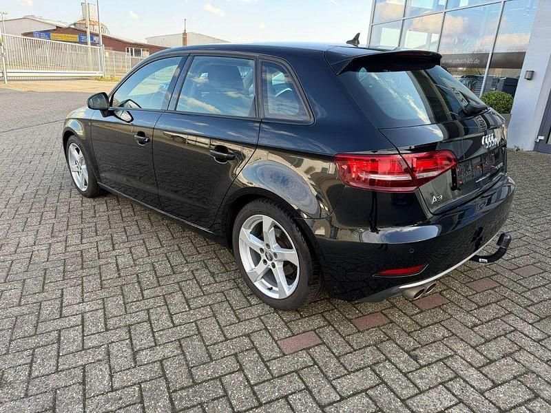 Gebraucht Audi A3 Comfort 150 PS (110 kW) 2018 Schwarz Limousine
