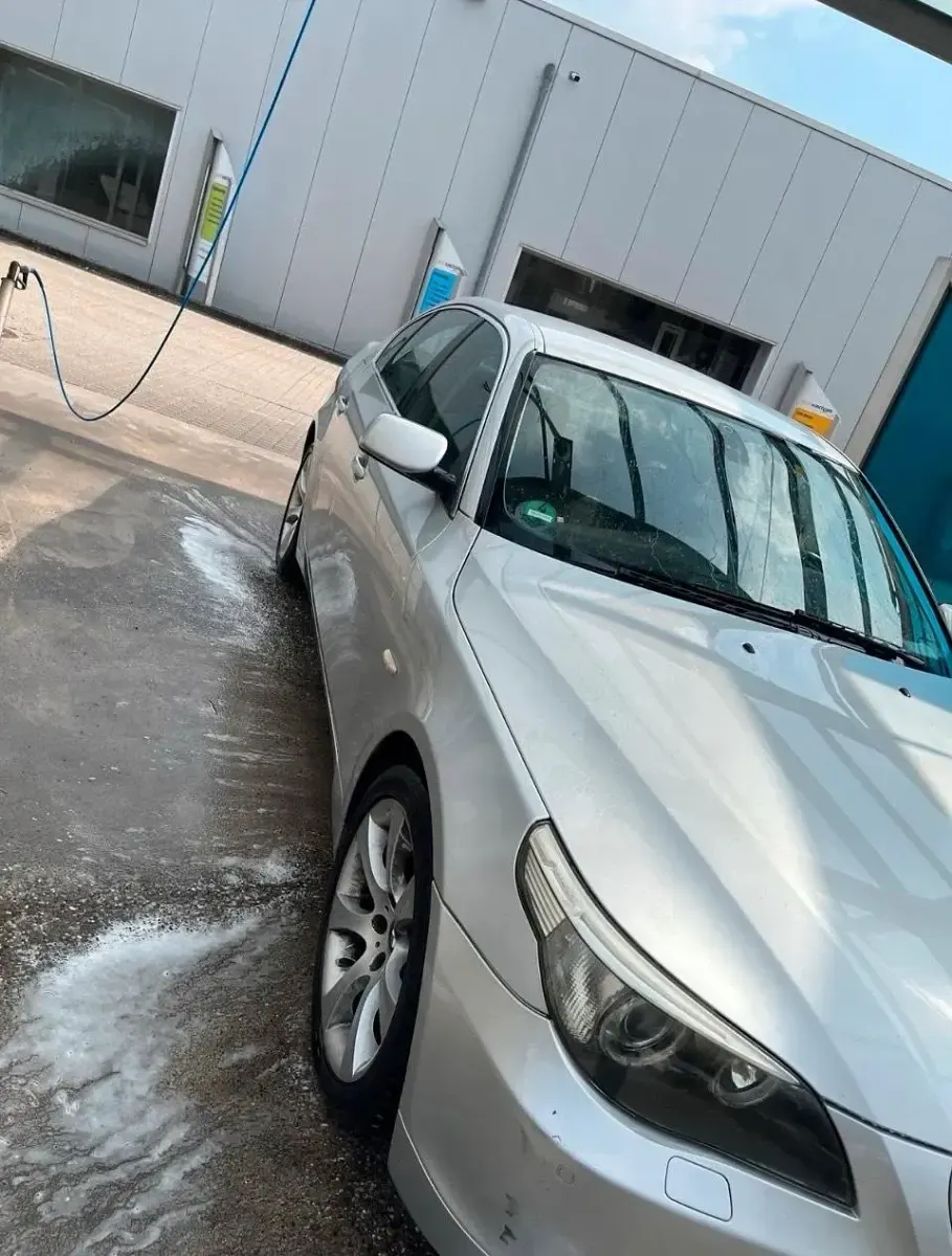 Gebraucht BMW 525 192 PS (141 kW) 2004 Silber Limousine