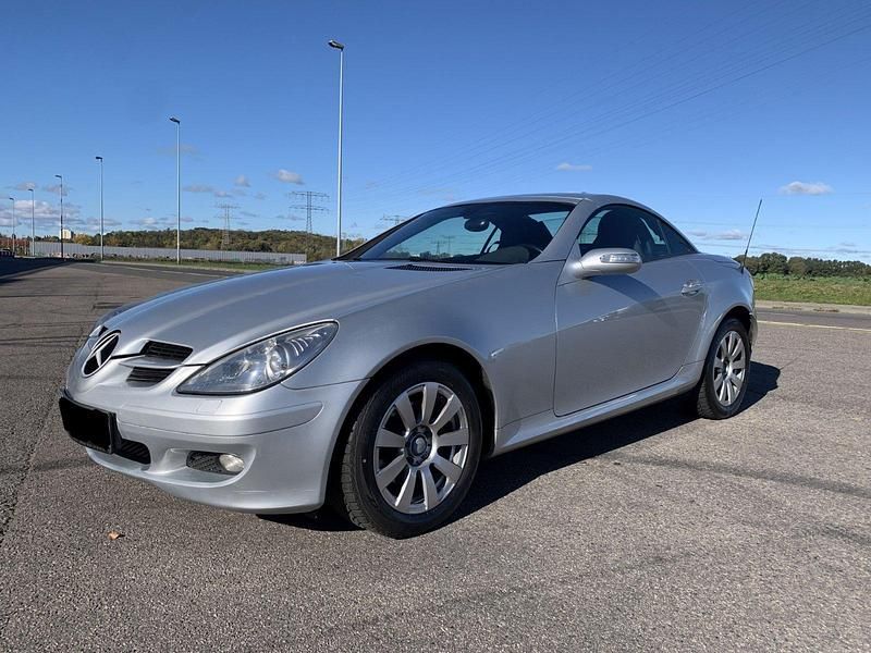 Silber Gebraucht 2004 Mercedes SLK200 Cabrio | 6.990 € - Bild 1/4
