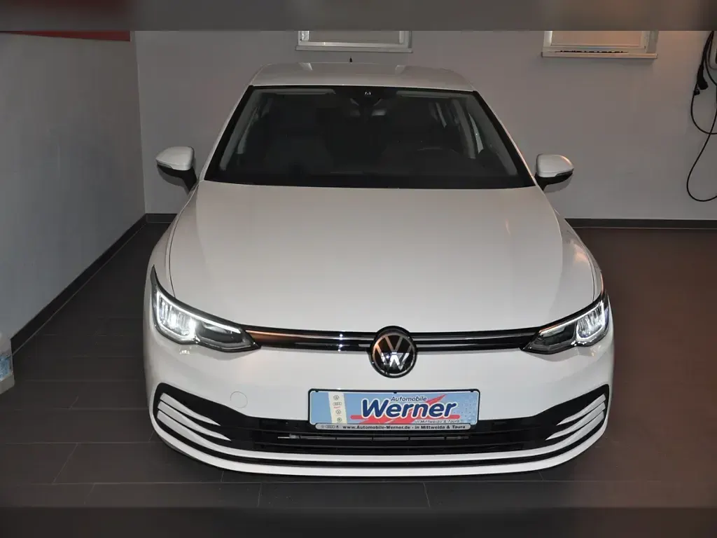 Gebraucht VW Golf VIII Life 110 PS (80 kW) 2023 Weiß Limousine