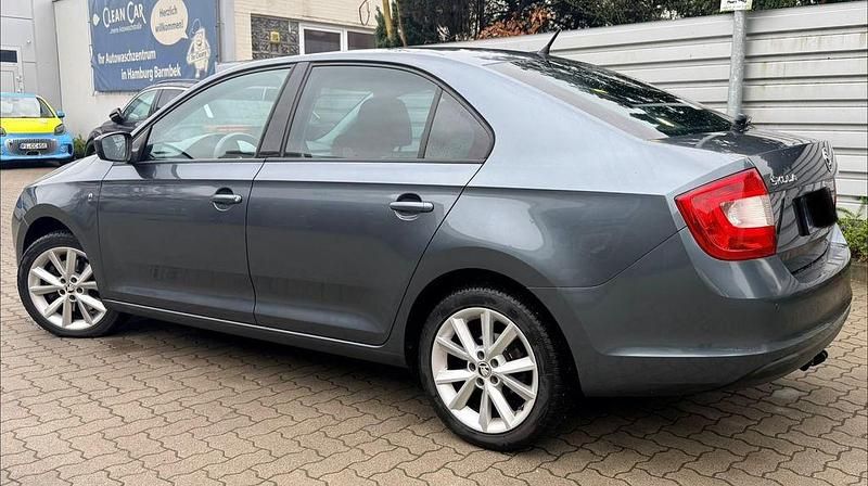 Gebraucht Skoda Rapid Active 105 PS (77 kW) 2014 Grau Kleinwagen