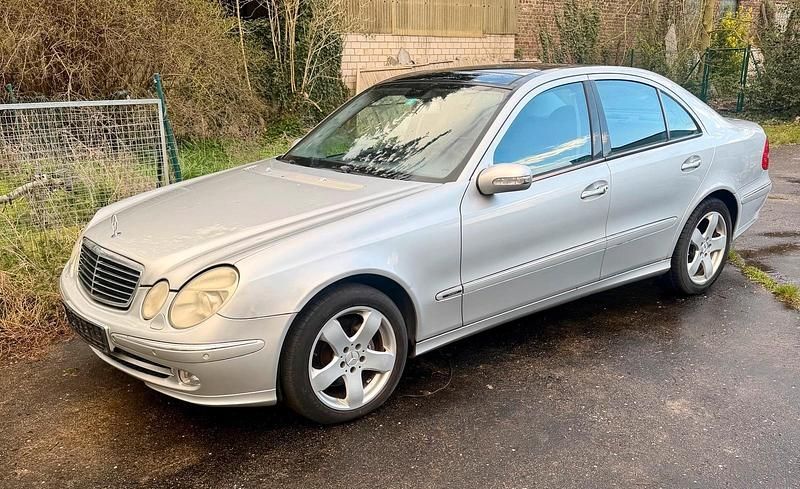 Usata Mercedes E320 2002 Argento Berlina