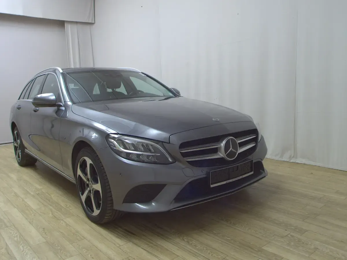 Gebraucht Mercedes C300e Avantgarde 306 PS (225 kW) 2020 Grau Limousine