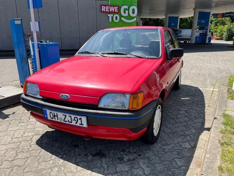 Rot Gebraucht 1990 Ford Fiesta Kleinwagen | 1.490 € - Bild 1/4
