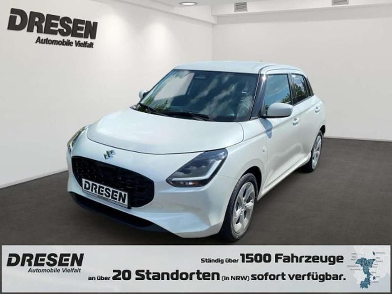 Weiss Neu 2025 Suzuki Swift Comfort Kleinwagen | 20.980 € - Bild 1/4