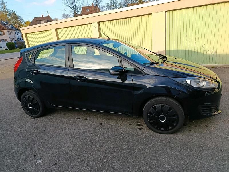 Second-hand Ford Focus 80 CP (58 kW) 2013 Negru Berlinǎ