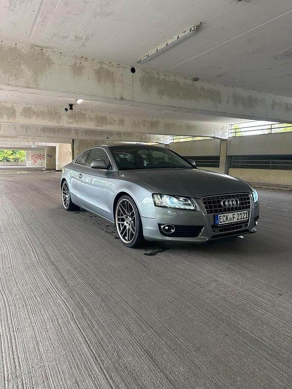 Grau Gebraucht 2008 Audi A5 Coupé | 6.200 € (Superpreis) - Bild 1/4