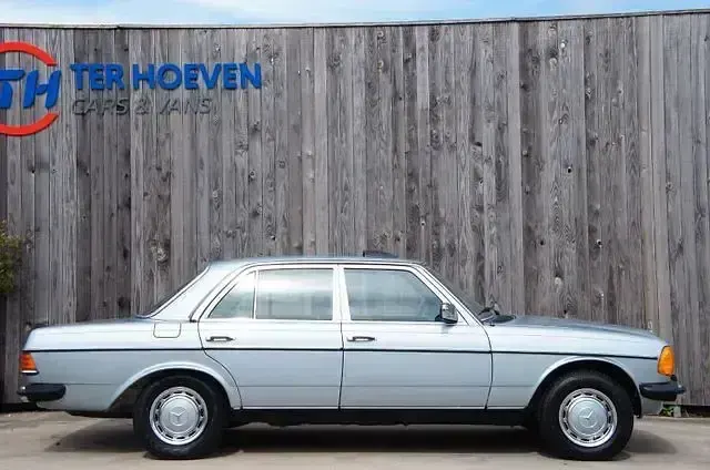 Gebraucht Mercedes 300 88 PS (64 kW) 1984 Other Limousine