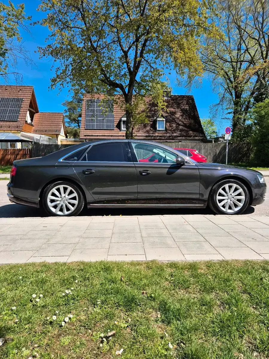 Gebraucht Audi A8 250 PS (183 kW) 2011 Schwarz Limousine