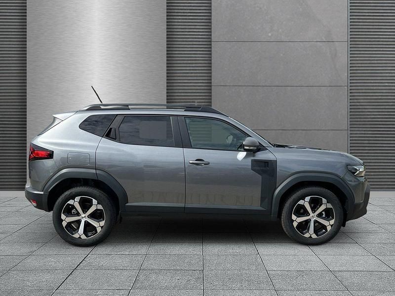 Neu Dacia Duster Journey 101 PS (74 kW) 2025 Dolomitgrau SUV