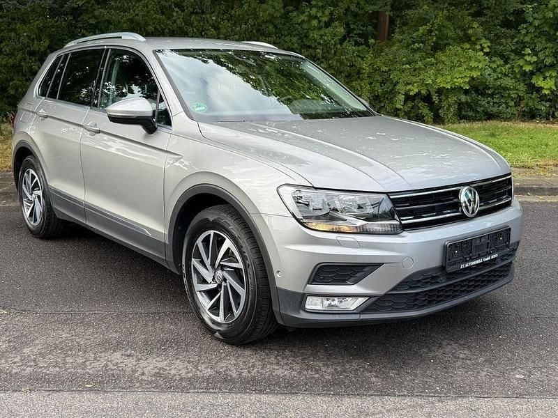 Tungsten silver Gebraucht 2017 VW Tiguan Sound SUV | 17.300 € (Fairer Preis) - Bild 1/4