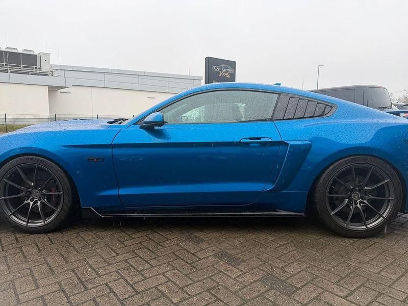 Gebraucht Ford V8 S 500 PS (367 kW) 2021 Blau Coupé
