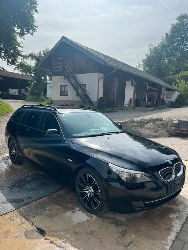 Schwarz Gebraucht 2010 BMW 525 Kombi | 6.490 € (Superpreis) - Bild 1/4