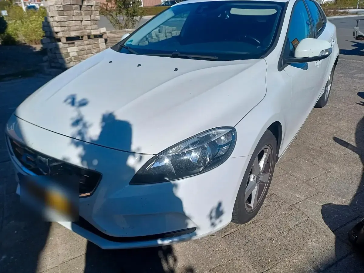 Usata Volvo V40 Kinetic 2014 Bianco Berlina
