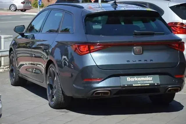 Gebraucht Cupra Leon 204 PS (150 kW) 2023 Magnetic tech (metallic) Limousine