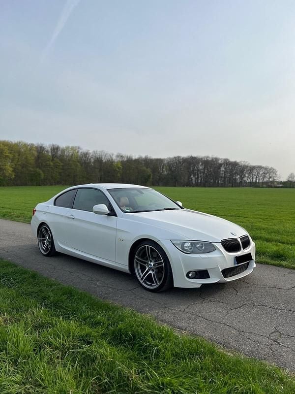 Usata BMW 325 Performance 204 CV (150 kW) 2011 Bianco Coupé