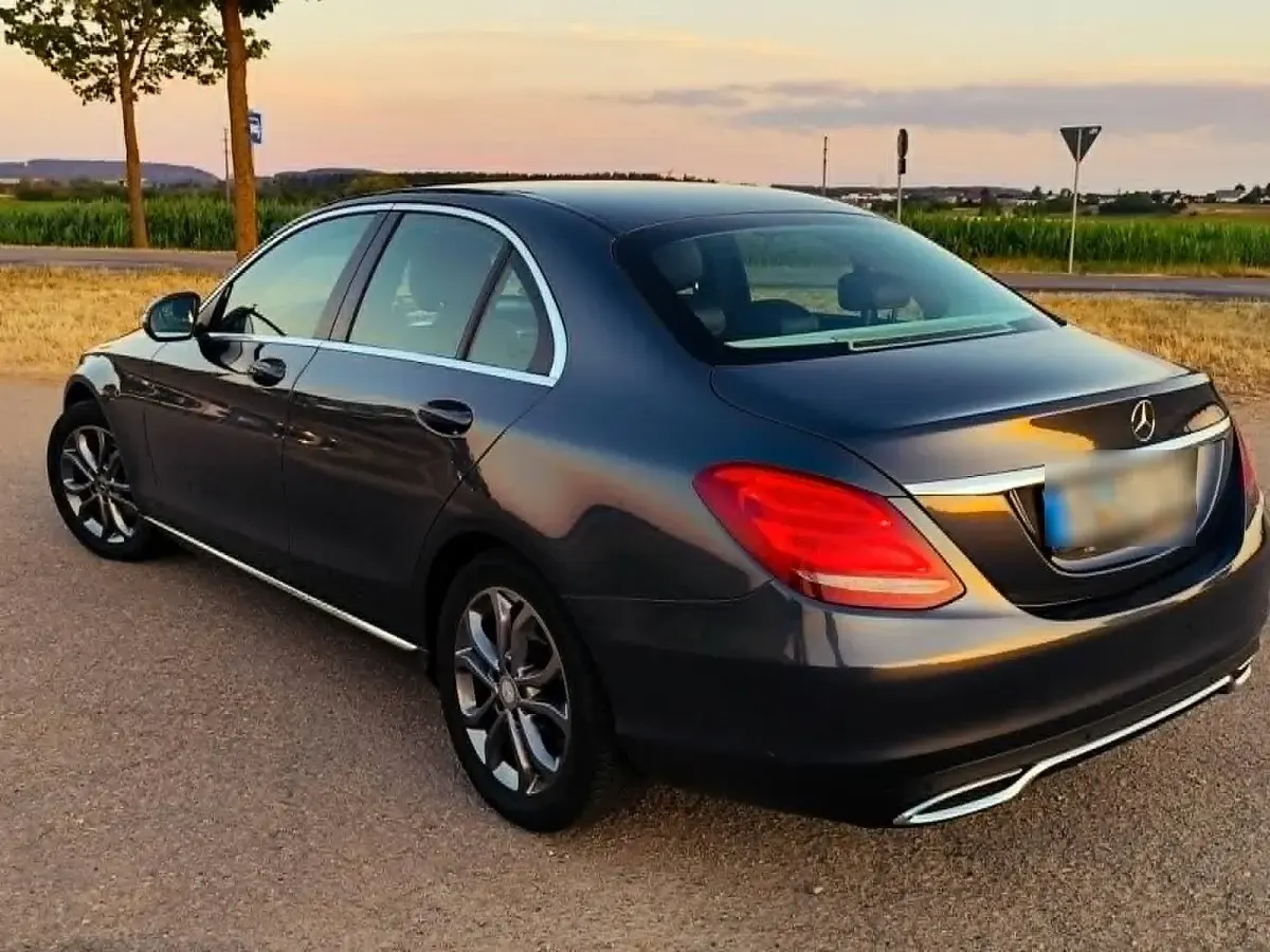 Gebraucht Mercedes C180 156 PS (114 kW) 2015 Grau Limousine