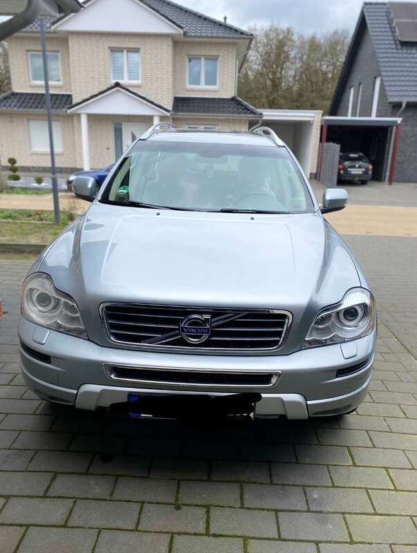 Silber Gebraucht 2013 Volvo XC90 Pro SUV | 14.000 € (Etwas zu teuer) - Bild 1/4