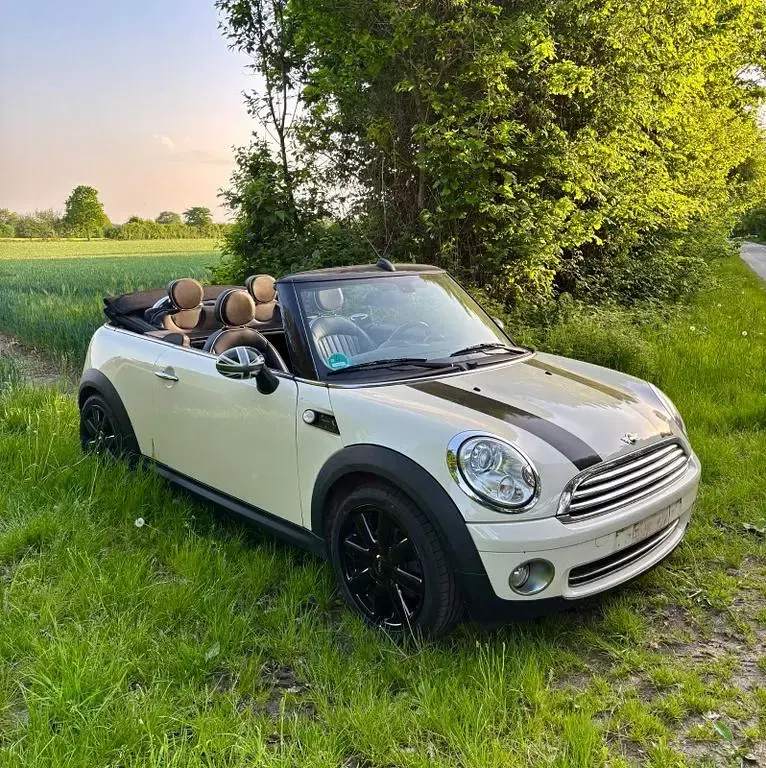 Gebraucht Mini Cooper Cabriolet 120 PS (88 kW) 2010 Weiß Cabrio