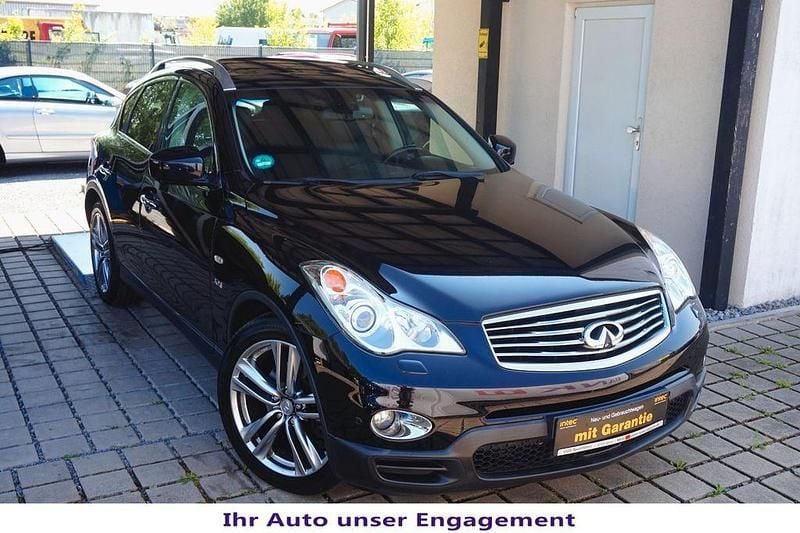 Schwarz Gebraucht 2015 Infiniti QX50 Premium SUV | 17.350 € - Bild 1/4
