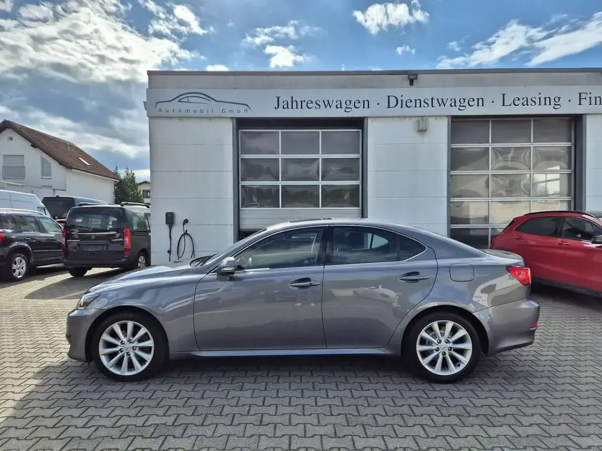 Gebraucht Lexus IS250 Limited Edition 208 PS (152 kW) 2012 Mercury grey Limousine