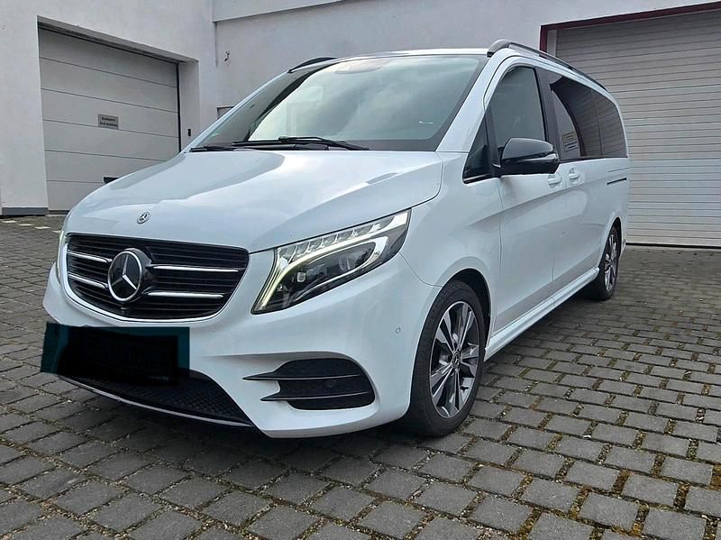 Weiß Gebraucht 2018 Mercedes V250 AMG Van / Kleinbus | 44.100 € (Etwas zu teuer) - Bild 1/4